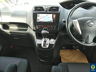 NISSAN SERENA 2011