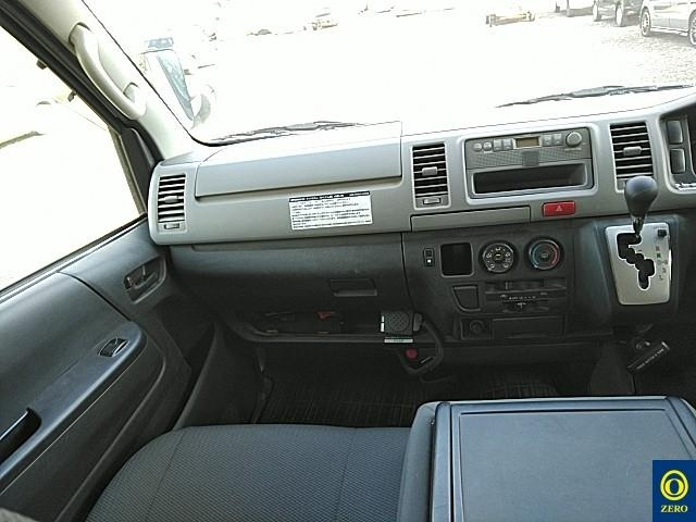 TOYOTA HIACE VAN 2013