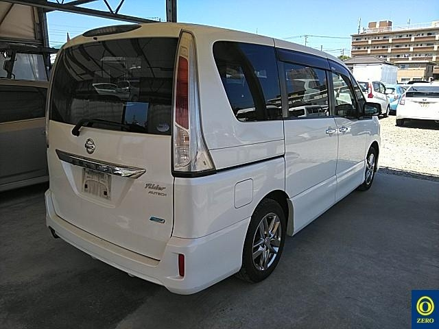 NISSAN SERENA 2011