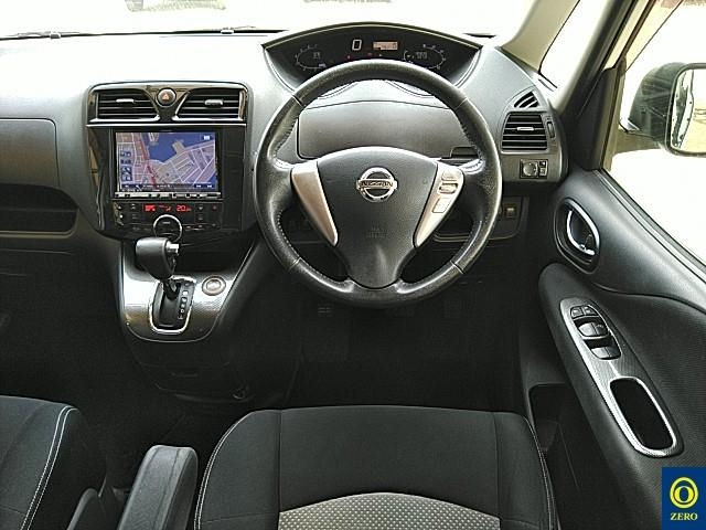 NISSAN SERENA 2011