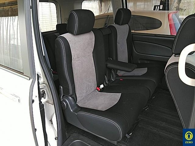 NISSAN SERENA 2011