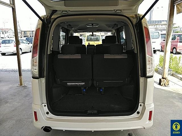 NISSAN SERENA 2011