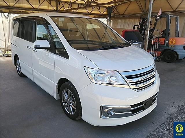 NISSAN SERENA 2011
