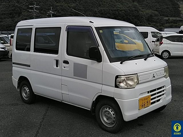 MITSUBISHI MINICAB VAN 2013