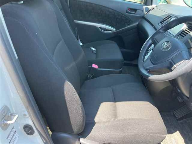 TOYOTA ISIS 2013