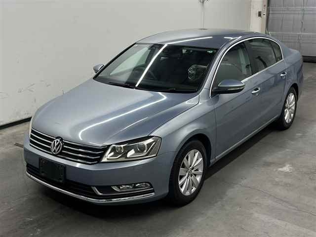 VOLKSWAGEN PASSAT 2013