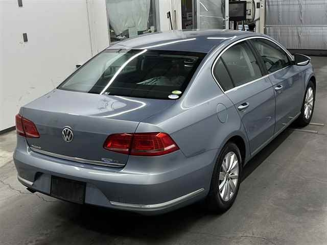 VOLKSWAGEN PASSAT 2013