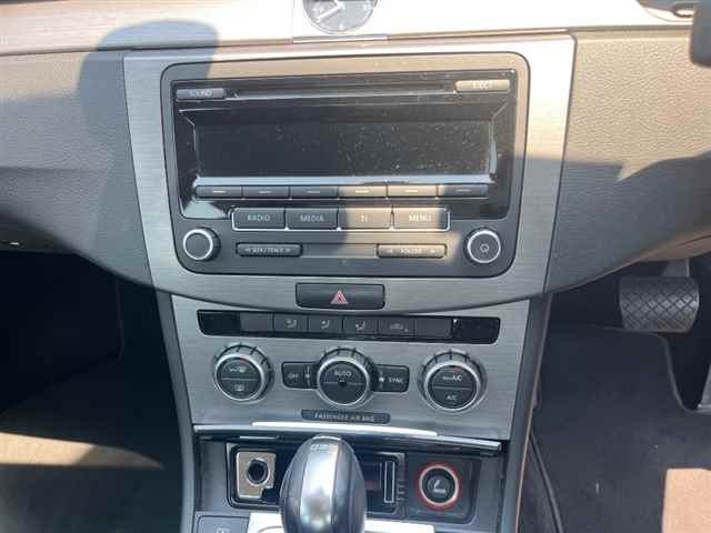 VOLKSWAGEN PASSAT 2013