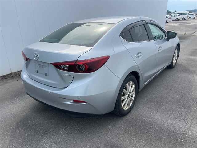 MAZDA AXELA 2018