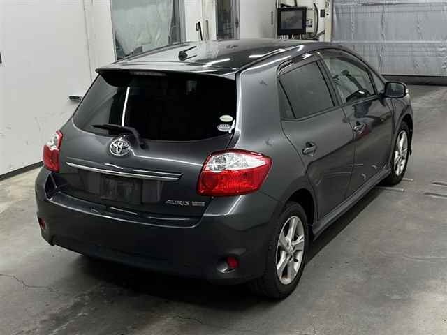 TOYOTA AURIS 2010