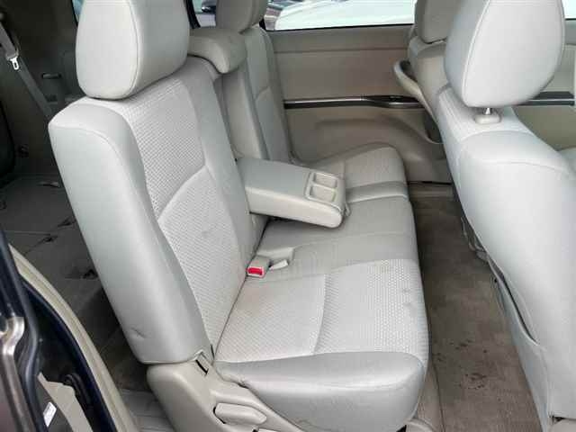 TOYOTA ISIS 2008