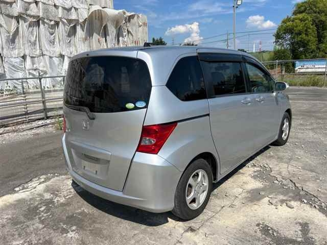 HONDA FREED 2010