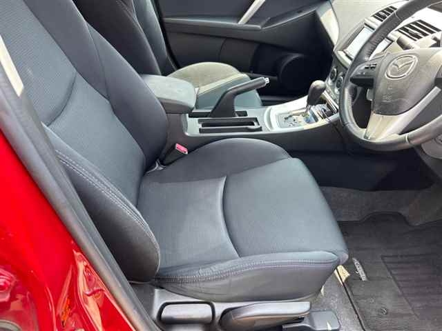 MAZDA AXELA 2010