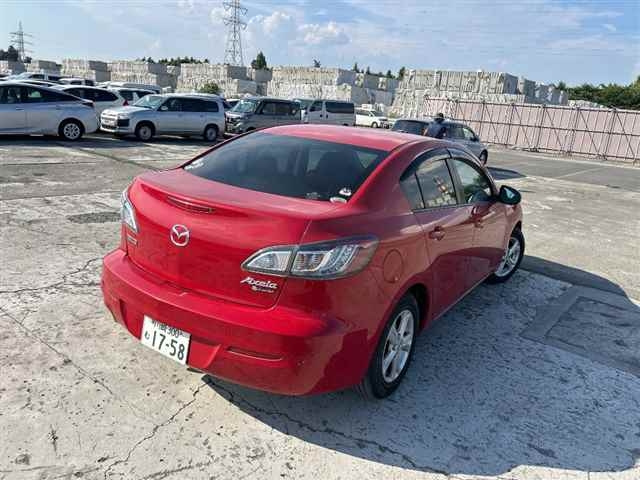 MAZDA AXELA 2010