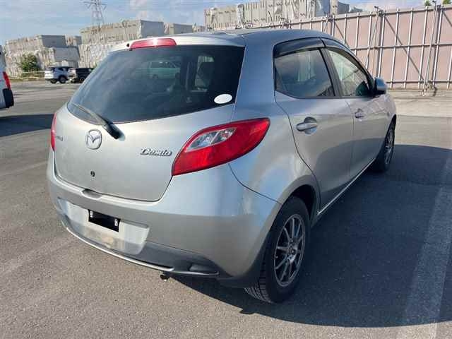 MAZDA DEMIO 2010