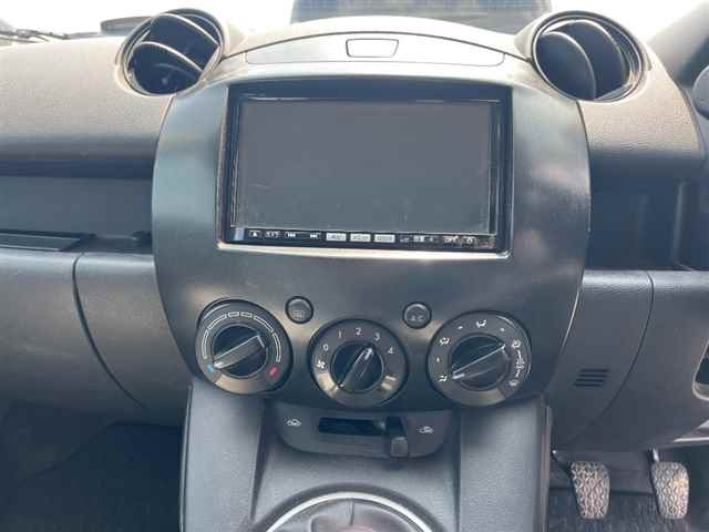 MAZDA DEMIO 2010