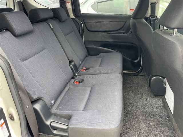 TOYOTA SIENTA 2015