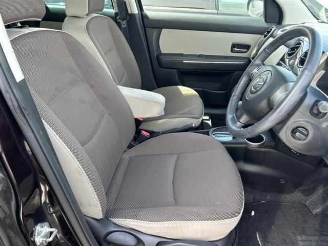 MAZDA VERISA 2011