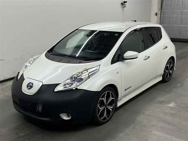 NISSAN LEAF 2017