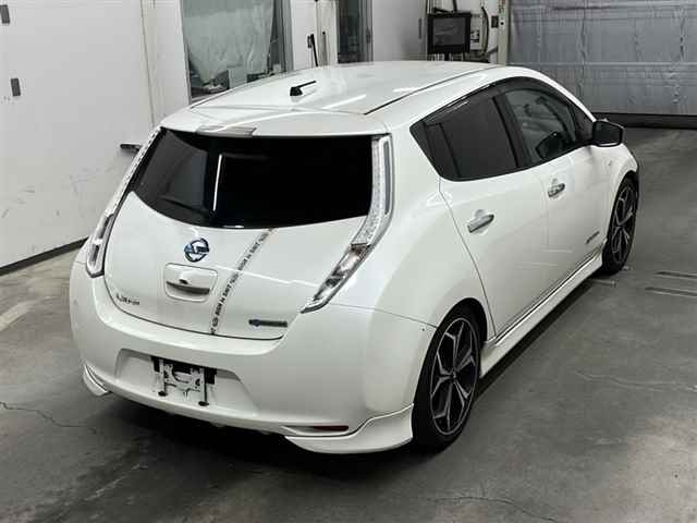 NISSAN LEAF 2017