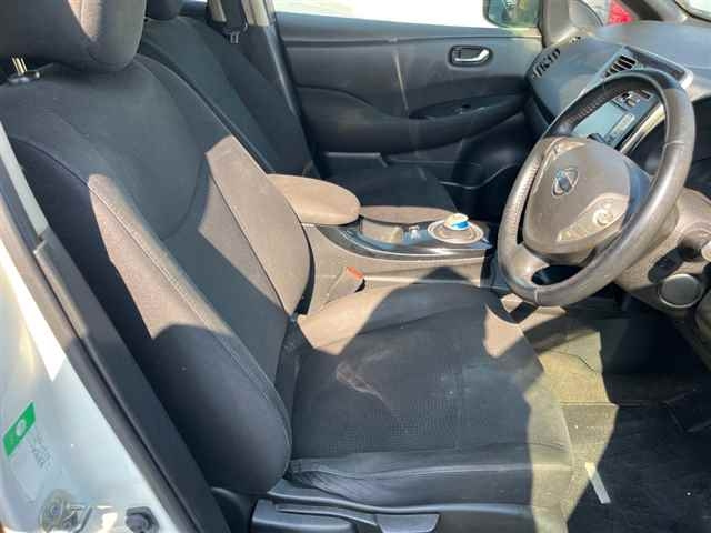 NISSAN LEAF 2017