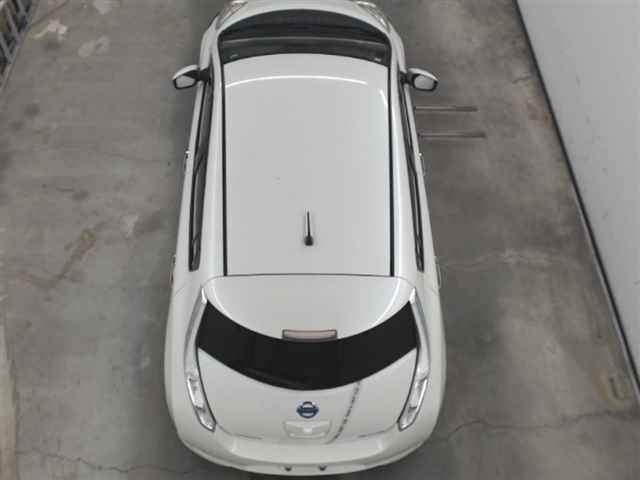 NISSAN LEAF 2017