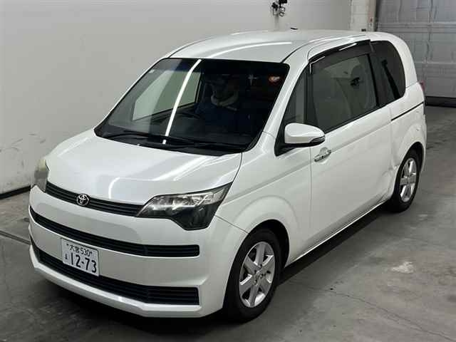 TOYOTA SPADE 2013