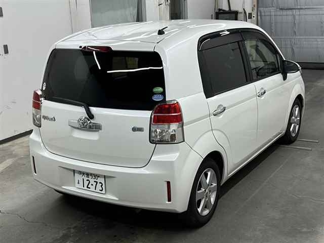 TOYOTA SPADE 2013