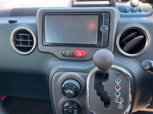 TOYOTA SPADE 2013