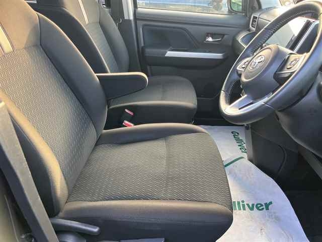 TOYOTA ROOMY 2022