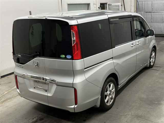HONDA STEP WAGON 2016