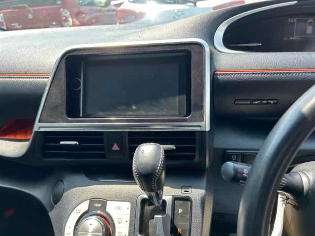TOYOTA SIENTA 2017