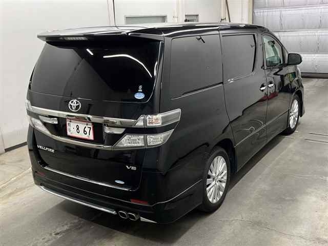 TOYOTA VELLFIRE 2013