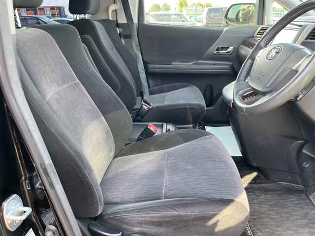 TOYOTA VELLFIRE 2013