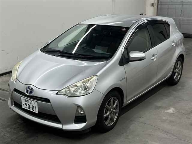 TOYOTA AQUA 2012