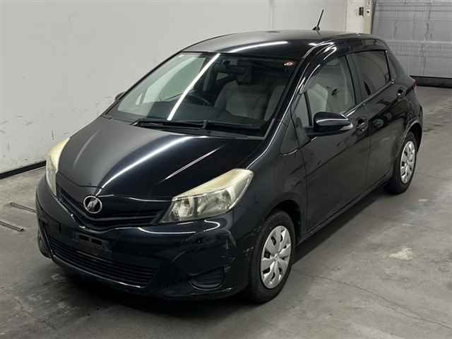TOYOTA VITZ 2011