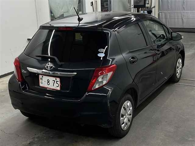 TOYOTA VITZ 2011