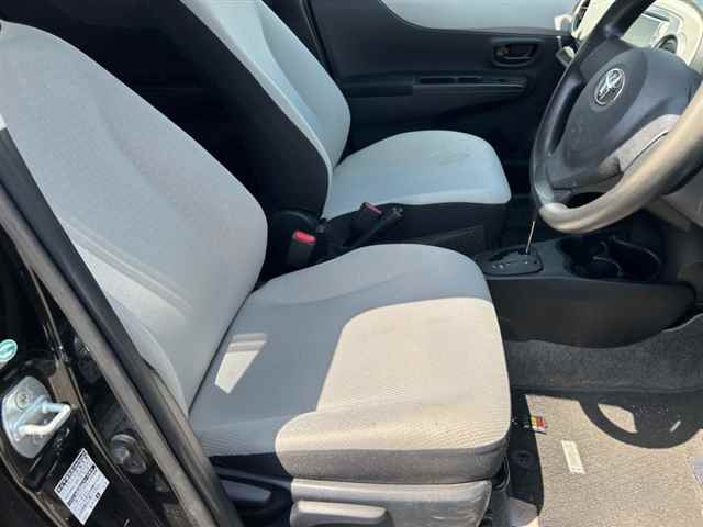TOYOTA VITZ 2011