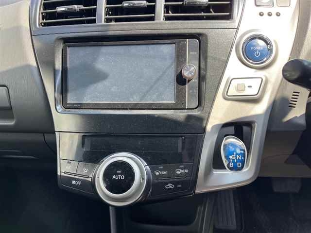 TOYOTA PRIUS ALPHA 2013