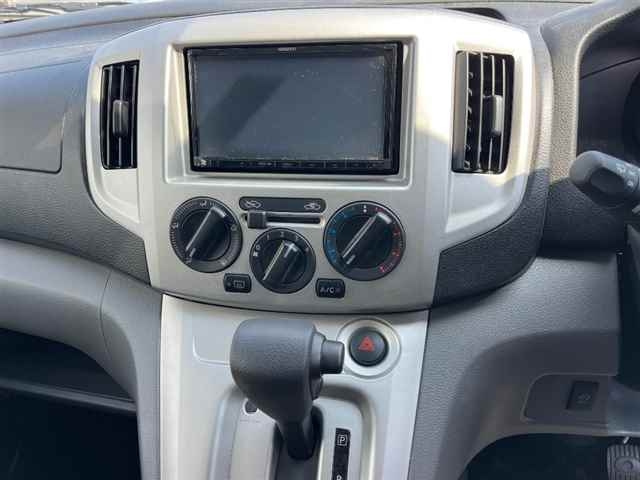 NISSAN NV200 2022