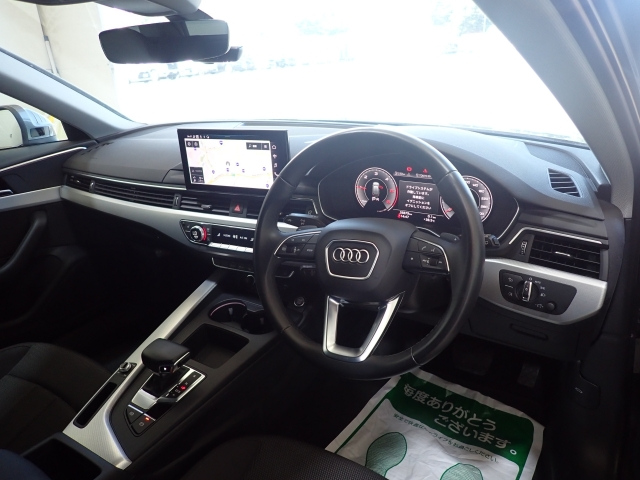 AUDI A4 2021