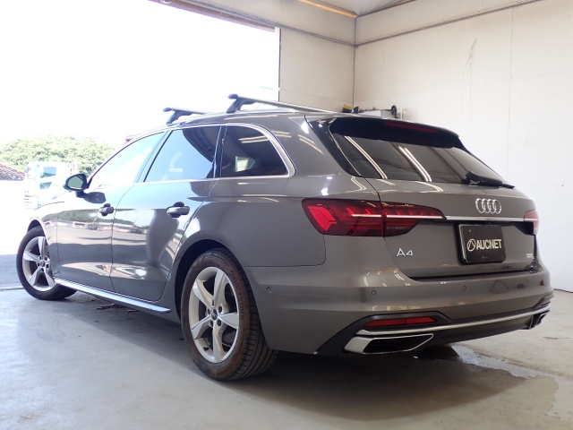 AUDI A4 2021