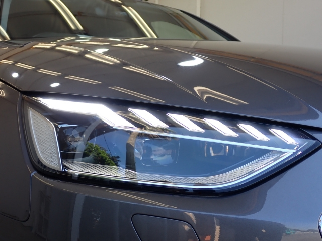 AUDI A4 2021