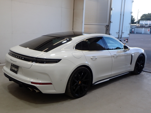 PORSCHE PANAMERA 2024