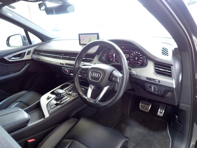 AUDI Q7 2016