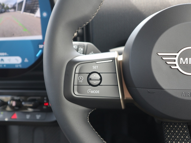 BMW MINI 2025
