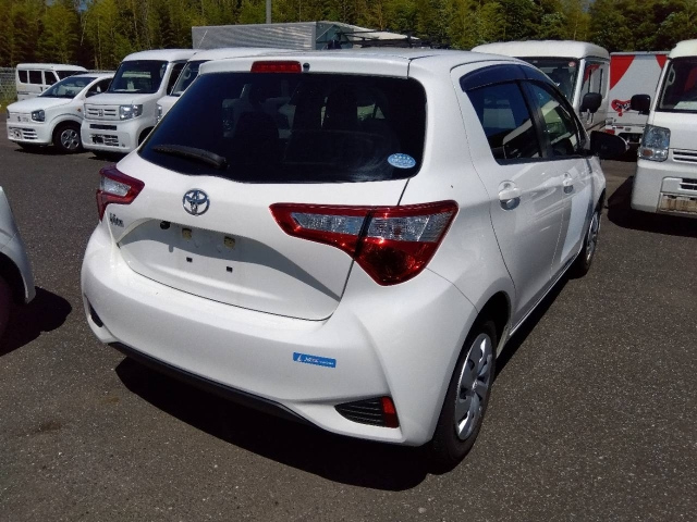 TOYOTA VITZ 2019