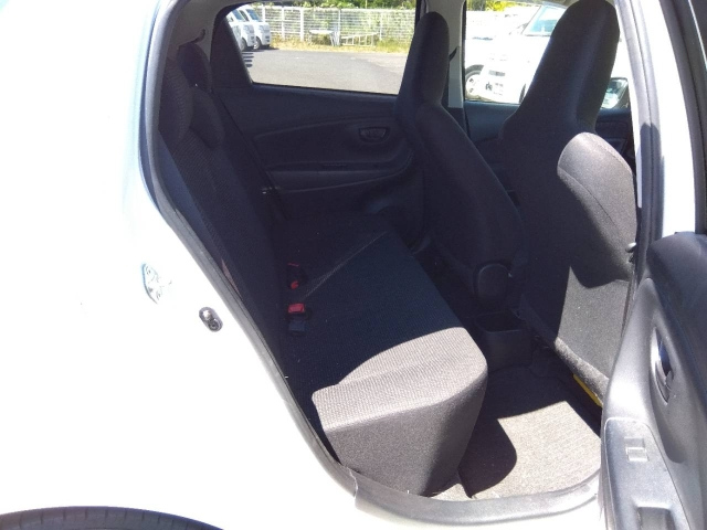 TOYOTA VITZ 2019
