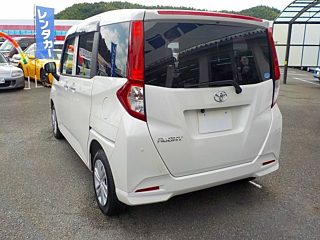 TOYOTA ROOMY 2021