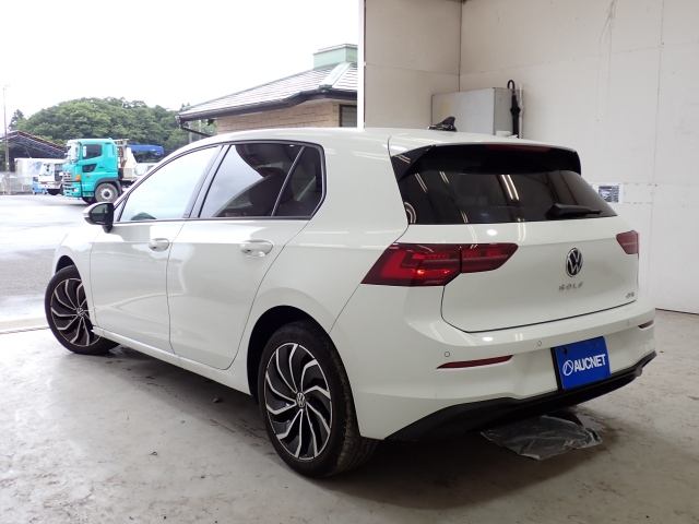 VOLKSWAGEN GOLF 2023